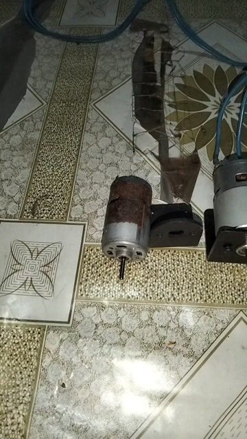 Linh kiện quạt Kim loại Xám. Mua bán Quạt tại Huyện Mỏ Cày Bắc Bến Tre được đăng bởi Trần phương hình 1