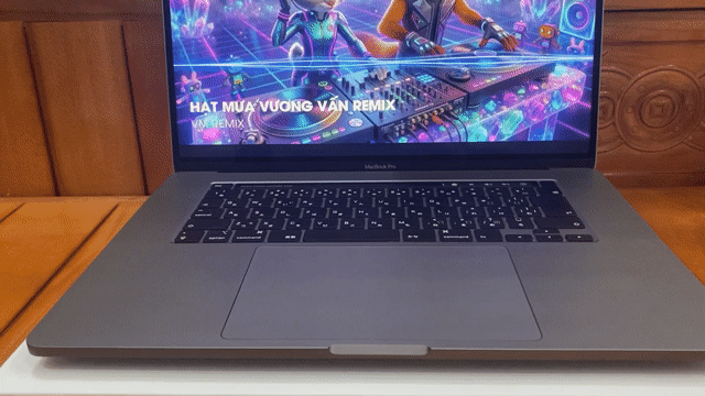 Macbook Pro 2019 16in máy mới sài 19n full hộp. Mua bán Laptop tại Quận Bình Thạnh Tp Hồ Chí Minh được đăng bởi NGUYEN THI NGOC BINH  hình 1