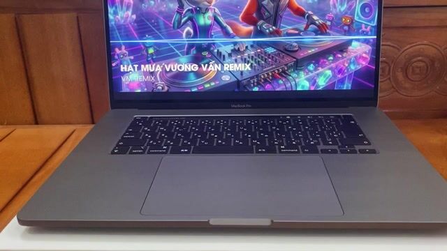 Macbook Pro 2019 16in máy mới sài 19n full hộp. Mua bán Laptop tại Quận Bình Thạnh Tp Hồ Chí Minh được đăng bởi NGUYEN THI NGOC BINH  hình 1