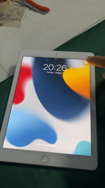 Apple iPad Air 2 Bạc Hỏng màn hình. Mua bán Máy tính bảng tại Thành phố Biên Hòa Đồng Nai được đăng bởi HG Anh hình 1