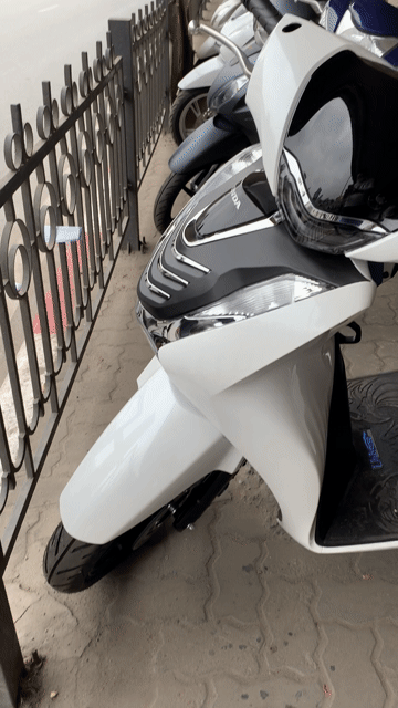 Honda SH 150 2022 Trắng CBS. Mua bán Xe máy tại Quận Đống Đa Hà Nội được đăng bởi Tùng Vàng hình 1