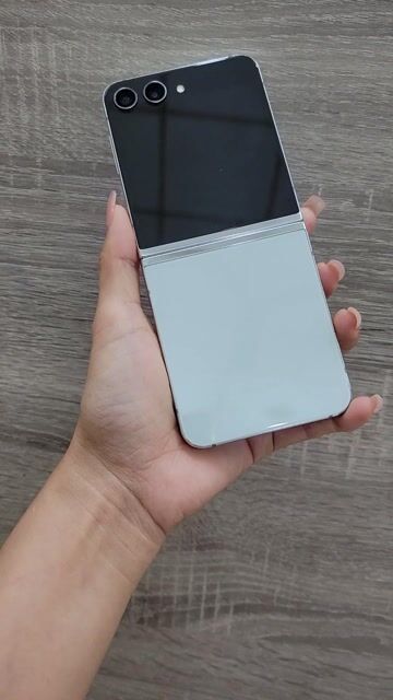 Samsung Z Flip 5 512GB Bạc. Mua bán Điện thoại tại Quận Gò Vấp Tp Hồ Chí Minh được đăng bởi KGPHONE  Điện Thoại Di Động giá tốt  hình 1