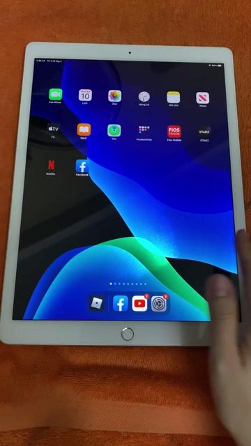 Apple iPad Pro 12.9 inch 128GB Vàng. Mua bán Máy tính bảng tại Quận Tân Phú Tp Hồ Chí Minh được đăng bởi Phương Thảo hình 1