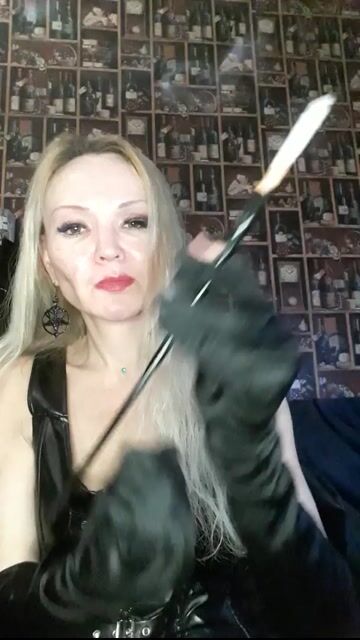 Model - Donna Luan heels