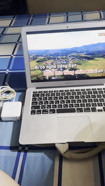 Apple MacBook Air Bạc 13inch. Mua bán Laptop tại Huyện Hóc Môn Tp Hồ Chí Minh được đăng bởi Thong Truong hình 1