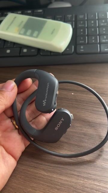 Máy nghe nhạc Sony Walkman đen. Mua bán Tivi, Âm thanh tại Thành phố Thủ Đức Tp Hồ Chí Minh được đăng bởi TOMS Saigon hình 1