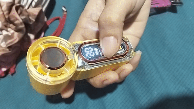 Quạt mini Vàng nhỏ gọn. Mua bán Quạt tại Quận Tân Phú Tp Hồ Chí Minh được đăng bởi phuong hình 1
