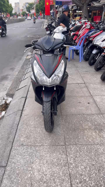 Honda Air Blade FI 2012 Đen. Mua bán Xe máy tại Quận Tân Phú Tp Hồ Chí Minh được đăng bởi Tuanduy hình 1