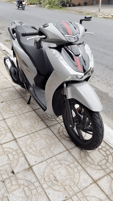 Honda SH 160 ABS 2023 Xám 5900 km. Mua bán Xe máy tại Huyện Chợ Mới An Giang được đăng bởi Nguyễn Duy Khang hình 1