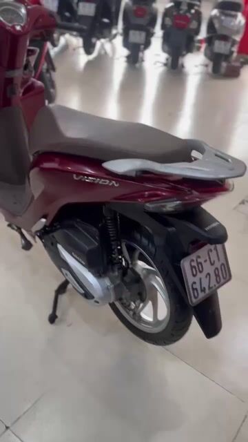 Honda Vision 2023 Đỏ 8000km.BS66.Xe đẹp giá tốt. Mua bán Xe máy tại Quận 6 Tp Hồ Chí Minh được đăng bởi Cửa Hàng Xe Máy Hoà Bùi hình 1