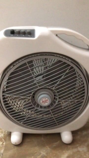 Quạt điện Fuji Fan Trắng Gió mạnh. Mua bán Quạt tại Quận Hà Đông Hà Nội được đăng bởi LAN ANH hình 1