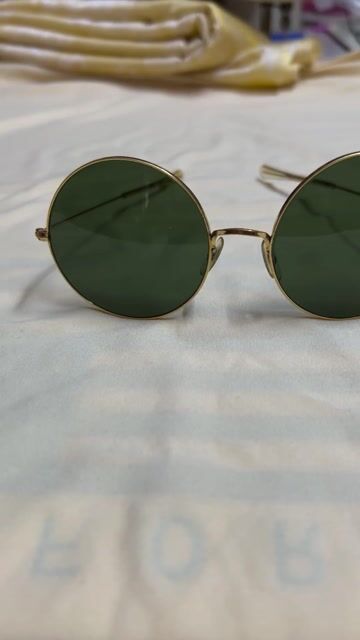 Kính râm Ray-Ban 1970 Tròn Vàng. Mua bán Phụ kiện thời trang khác tại Quận Gò Vấp Tp Hồ Chí Minh được đăng bởi Nguyên Hoàng hình 1