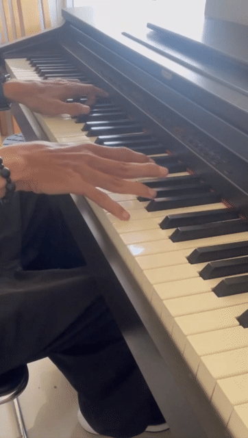 Đàn Piano màu Đen. Mua bán Nhạc cụ tại Huyện Nhà Bè Tp Hồ Chí Minh được đăng bởi Khang Minh hình 1