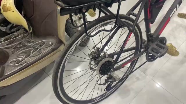 Xe đạp Giant F300 Đen Đỏ. Mua bán Xe đạp tại Quận Hoàng Mai Hà Nội được đăng bởi ThangNV hình 1