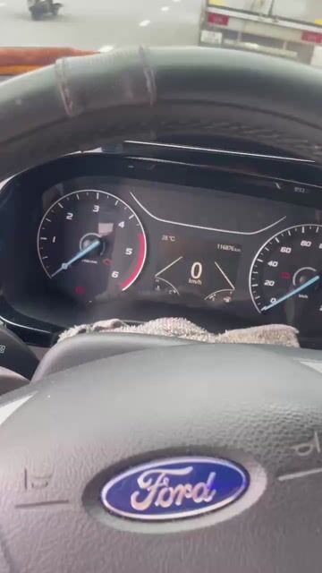 Ford Transit 2022 Tiêu chuẩn - 11 km. Mua bán Ô tô tại Quận Cẩm Lệ Đà Nẵng được đăng bởi Nguyễn Kim Bình hình 1