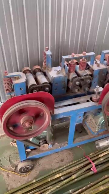 Máy chẻ tre Xanh, Đỏ còn sử dụng tốt. Mua bán Đồ chuyên dụng, Giống nuôi trồng tại Thành phố Sa Đéc Đồng Tháp được đăng bởi TH hình 1