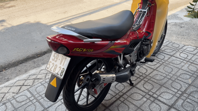 Suzuki RGV 120 Đỏ kem. Mua bán Xe máy tại Thành phố Thuận An Bình Dương được đăng bởi Trần Lâm hình 1