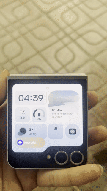 Samsung Galaxy Z Flip6 Xám 99%. Mua bán Điện thoại tại Quận Ba Đình Hà Nội được đăng bởi Kan Nguyễn hình 1