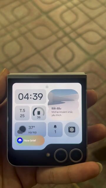 Samsung Galaxy Z Flip6 Xám 99%. Mua bán Điện thoại tại Quận Ba Đình Hà Nội được đăng bởi Kan Nguyễn hình 1