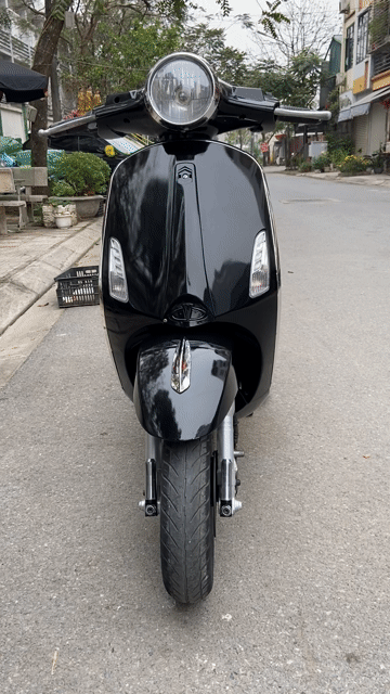Xe máy điện Dibao Vespa Đen acquy mới 100%. Mua bán Xe máy tại Quận Long Biên Hà Nội được đăng bởi Xe điện Huân Linh hình 1