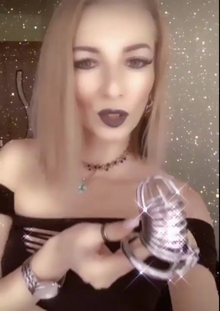 Model - Mistress Lady Quinn findom