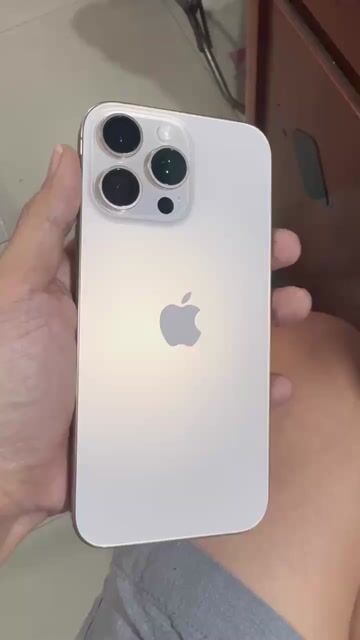 iPhone 16 Pro Max 1TB Vàng. Mua bán Điện thoại tại Quận Phú Nhuận Tp Hồ Chí Minh được đăng bởi Thanh nam hình 1