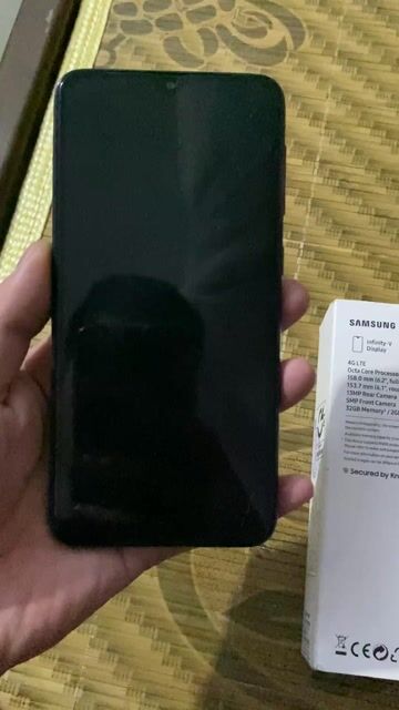 Samsung Galaxy A10 32GB hàng tồn kho mới bóc seal. Mua bán Điện thoại tại Quận Liên Chiểu Đà Nẵng được đăng bởi Nhất Nguyễn hình 1
