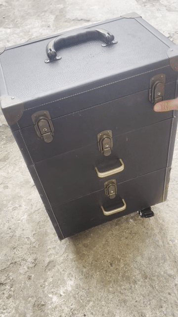 Vali kéo 3 tầng đựng đồ trang điểm, nail, phun xăm. Mua bán Túi xách tại Quận 12 Tp Hồ Chí Minh được đăng bởi Linh hình 1