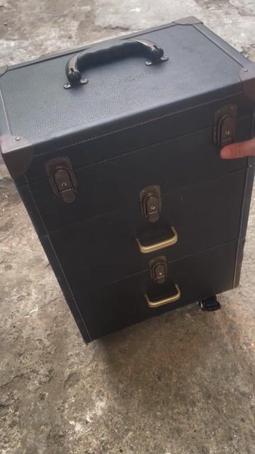 Vali kéo 3 tầng đựng đồ trang điểm, nail, phun xăm. Mua bán Túi xách tại Quận 12 Tp Hồ Chí Minh được đăng bởi Linh hình 1
