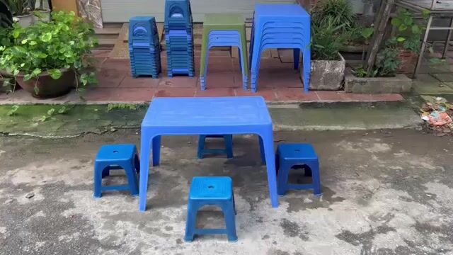 Bàn ghế nhựa Xanh dương thanh lý. Mua bán Bàn ghế tại Quận Hà Đông Hà Nội được đăng bởi LAN ANH hình 1