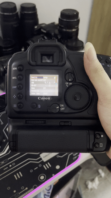 Máy ảnh Canon EOS 10D Đã sử dụng. Mua bán Máy ảnh, Máy quay tại Quận Nam Từ Liêm Hà Nội được đăng bởi Nguyễn Xuân Linh hình 1