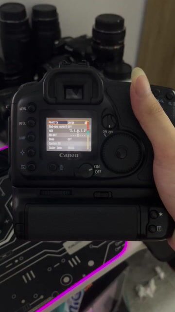 Máy ảnh Canon EOS 10D Đã sử dụng. Mua bán Máy ảnh, Máy quay tại Quận Nam Từ Liêm Hà Nội được đăng bởi Nguyễn Xuân Linh hình 1