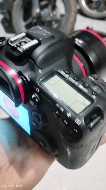 BODY 7D Mark II. Mua bán Máy ảnh, Máy quay tại Huyện Đức Linh Bình Thuận được đăng bởi TA SAY KO PHẢI VÌ MEN hình 1