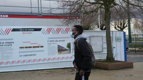 De la maison à la grande scène