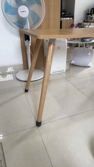 Bàn gỗ vàng 120x60x63cm. Mua bán Bàn ghế tại Quận Thanh Xuân Hà Nội được đăng bởi Anh Nhat Tran hình 1