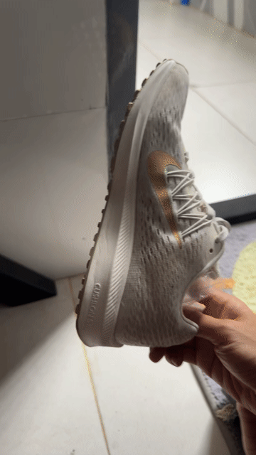 Giày chạy bộ Nike Zoom Winflo 5 Trắng 37.5. Mua bán Giày dép tại Quận Ngũ Hành Sơn Đà Nẵng được đăng bởi Mèo hình 1
