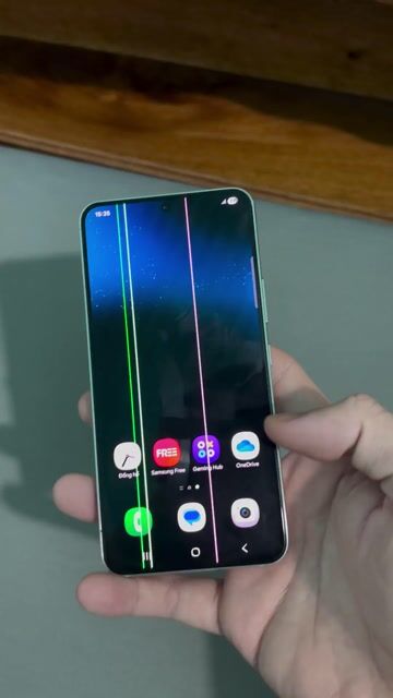 Samsung Galaxy S22 8/128 Trắng ( sọc màn ). Mua bán Điện thoại tại Thị xã Bình Long Bình Phước được đăng bởi Nguyễn Tân hình 1