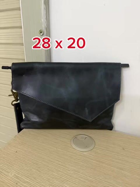 Ví cầm tay Unisex Da nguyên miếng. Mua bán Túi xách tại Thành phố Dĩ An Bình Dương được đăng bởi phượng nguyễn hình 1