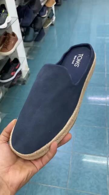 Giày lười TOMS Nam Vải size 45. Mua bán Giày dép tại Quận 10 Tp Hồ Chí Minh được đăng bởi Đỗ Văn Tuấn  hình 1