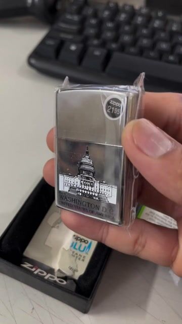 Bật lửa Zippo Washington D.C. Chrome bóng HP Bạc. Mua bán Đồ sưu tầm, đồ cổ tại Quận Tân Bình Tp Hồ Chí Minh được đăng bởi Huỳnh Nhật Duy hình 1