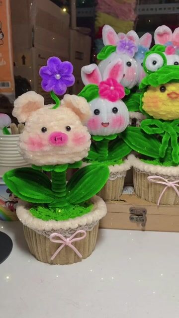 🎀Chậu cây Tiểu Hợi Handmade gắn vòng hoa dễ thương. Mua bán Cây cảnh, đồ trang trí tại Thành phố Phan Thiết Bình Thuận được đăng bởi Nga Nguyễn hình 1