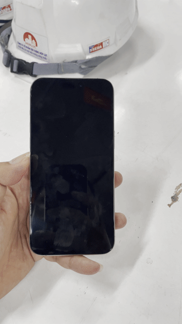 Apple iPhone 15 Pro Max 256GB Xám sọc màn hình. Mua bán Điện thoại tại Huyện Hưng Nguyên Nghệ An được đăng bởi bùi phú hình 1