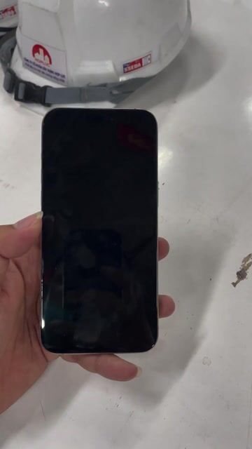 Apple iPhone 15 Pro Max 256GB Xám sọc màn hình. Mua bán Điện thoại tại Huyện Hưng Nguyên Nghệ An được đăng bởi bùi phú hình 1