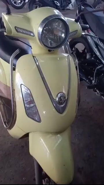 SYM Attila màu Vàng chanh. Mua bán Xe máy tại Quận Sơn Trà Đà Nẵng được đăng bởi Luna Harsa hình 1