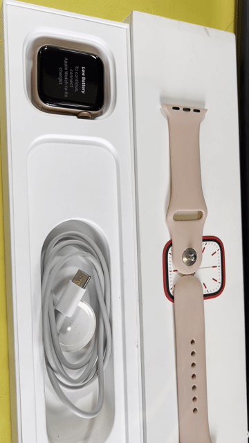 Apple Watch Series4 mới 99% gl laptop. Mua bán Thiết bị đeo thông minh tại Quận 12 Tp Hồ Chí Minh được đăng bởi lee Giau hình 1