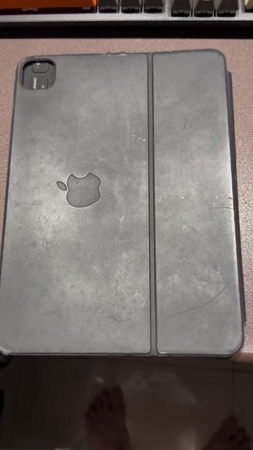 smart keyboard Folio ipad Pro 11 inch M1 -M2. Mua bán Phụ kiện (Màn hình, Chuột...) tại Thành phố Thủ Đức Tp Hồ Chí Minh được đăng bởi Vũ Khánh hình 1