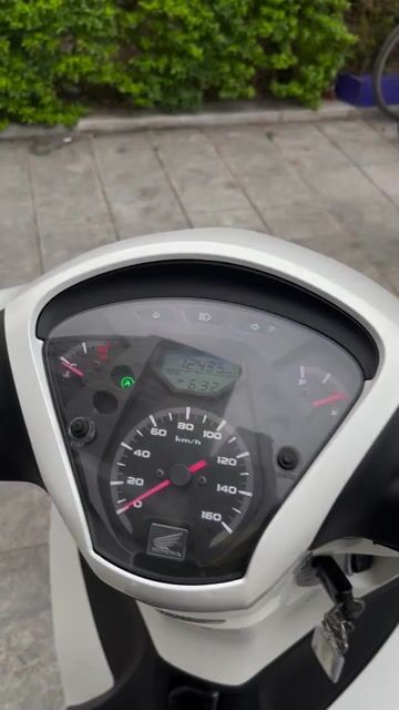 Honda SH 125i 2014 Trắng. Mua bán Xe máy tại Quận Cầu Giấy Hà Nội được đăng bởi Anh Khoa hình 1