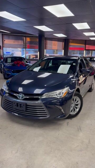 2017 Toyota Camry video thumbnail