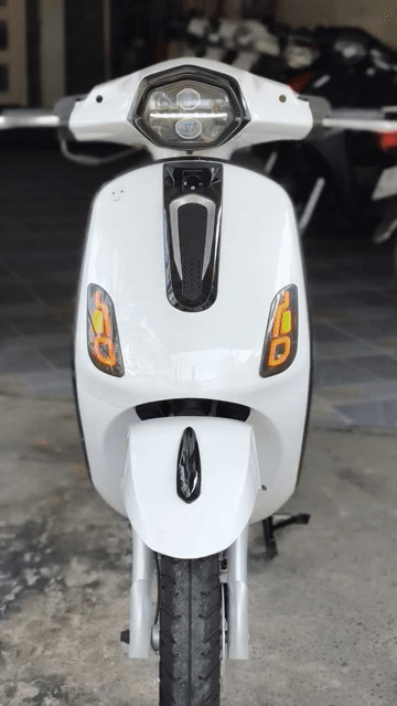 Vespa 50 Trắng Đã sử dụng giấy tờ đầy đủ hcm. Mua bán Xe máy tại Quận Bình Tân Tp Hồ Chí Minh được đăng bởi Hữu Trung hình 1