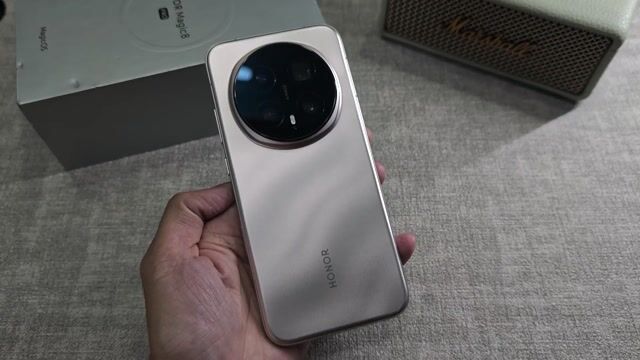 Honor Magic 8 Pro 512GB Vàng Gold Like New Fullbox. Mua bán Điện thoại tại Quận 3 Tp Hồ Chí Minh được đăng bởi Minh Phan hình 1